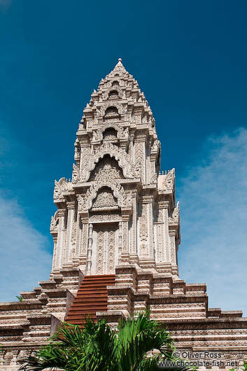Stupa at Wat Ohnalom in Phnom Penh