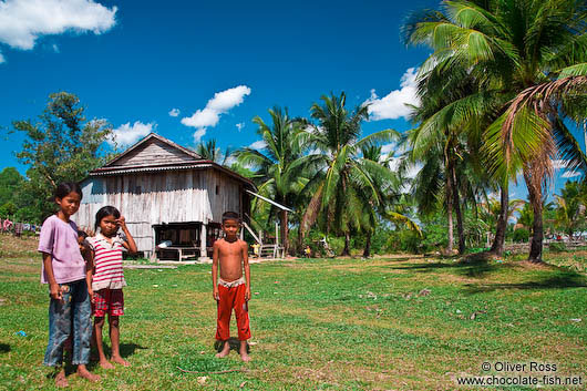 Children outside their home between Sihanoukville and Kampott 