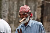 Travel photography:Man with cigar, Cuba
