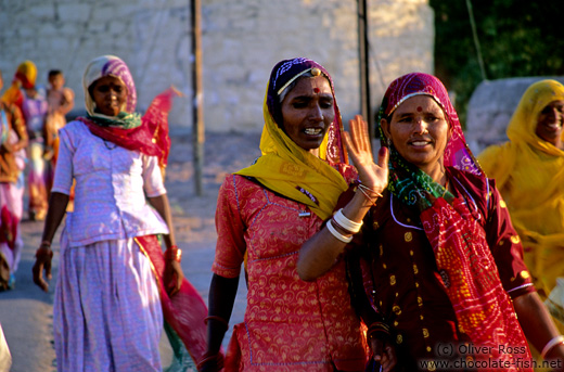Women in colourful saris in Jodhpur