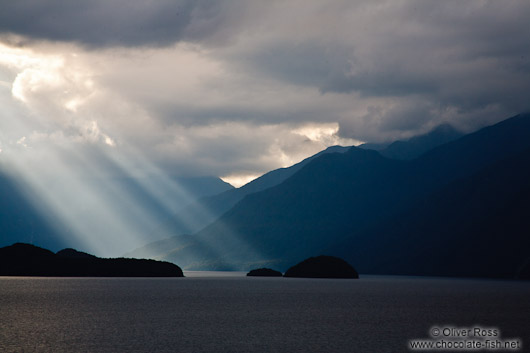Rays of light break trough the clouds in Fiordland National Park