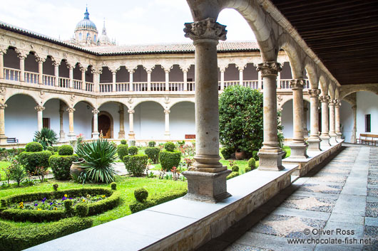 Interiour courtyard of the Convento de las Dueñas in Salamanca before reducing exposure in the sky