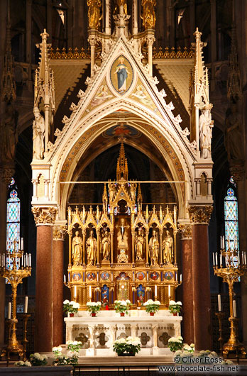 Main altar inside Vienna´s  Votivkirche