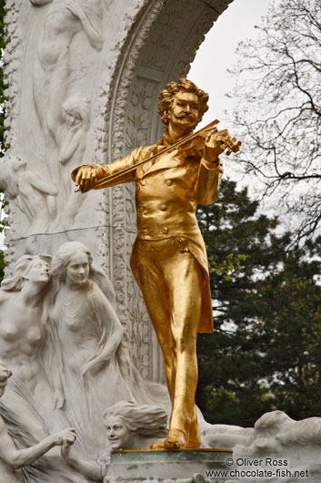 Sculpture of Johann Strauss II in Vienna´s city park 
