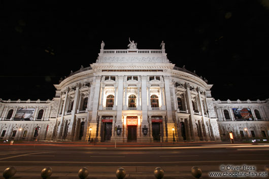 Vienna´s Burgtheater by night