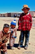 Travel photography:Kids in the Uyuni desert, Bolivia