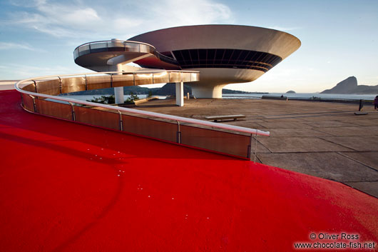 The Museum of Contemporary Art in Niterói at dusk