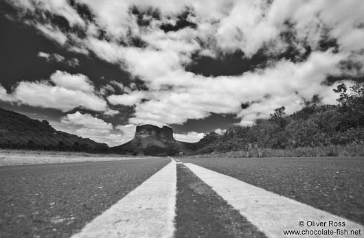 Road leading towards the Morro do Pai Inácio near Lençóis