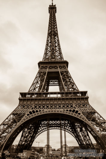 Sepia toned image of the Paris Eiffel Tower