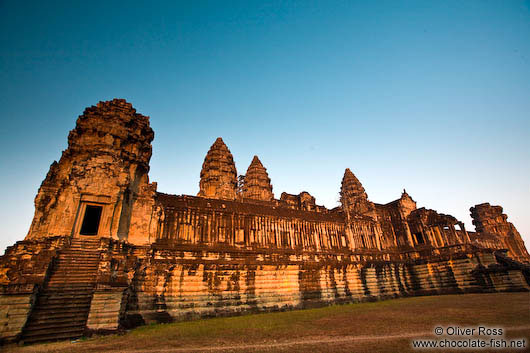 The early morning sun on Angkor Wat 