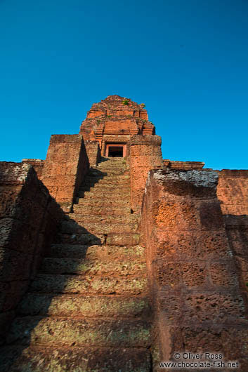 Phnom Bakkheng just after sunrise