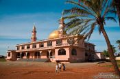 Travel photography:Phnom Penh Lakeside Mosque , Cambodia