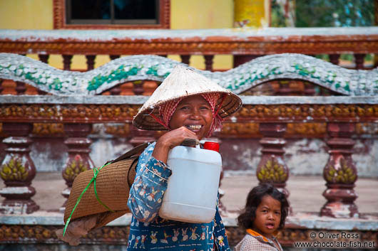 Woman and child between Sihanoukville and Kampott 