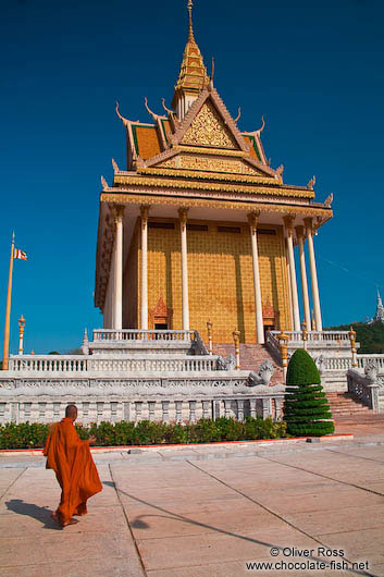 Monk outside a temple at the Vipassara Dhara Buddhist Centre near Odonk (Udong)