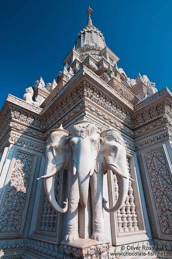 Facade detail of the large Stupa above the Vipassara Dhara Buddhist Centre near Odonk (Udong)