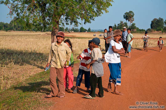 Group of kids near Odonk (Udong)