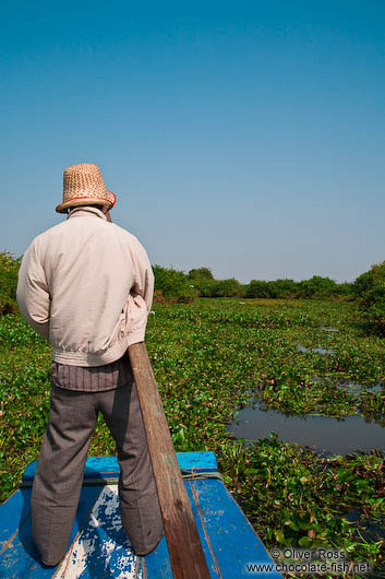 Navigating the rivers into the Tonle Sap lake