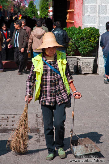 Cleaning the streets of Dali