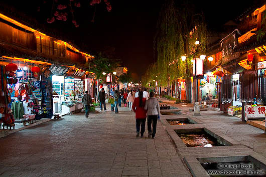 Dali street by night 