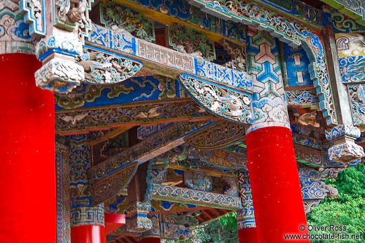 Facade detail of the Five Phoenix hall in Lijiang´s Black Dragon Pool park