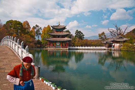 Lijiang´s Black Dragon Pool park with pagoda