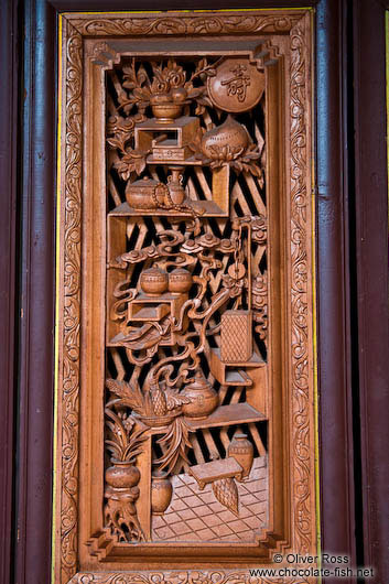 Carved door in Lijiang