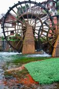 Travel photography:Old mill wheels in Lijiang, China