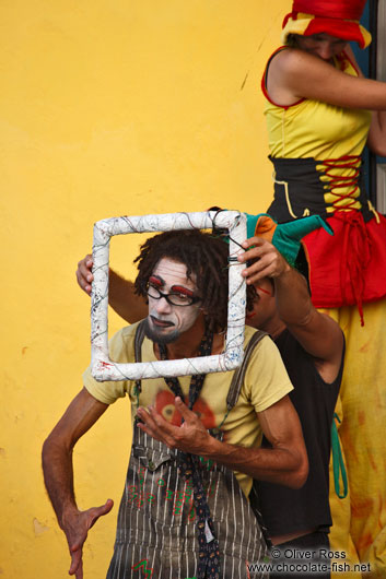 Performance artists in Havana Vieja