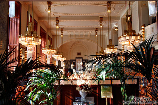 Art-nouveau cafe inside the `Representation House ´ (Obecní dům)