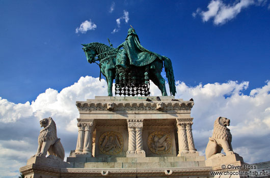 Statue of King Stefan I in the Fisherman´s Bastion at Budapest castle