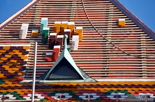 Tiling the roof of the Matthias Church in Budapest castle