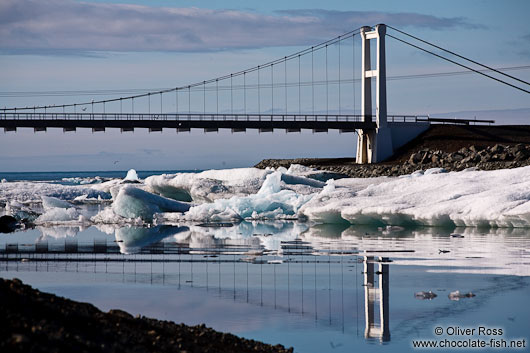 Icebergs floating to sea through the outlet of the Jökulsárlón