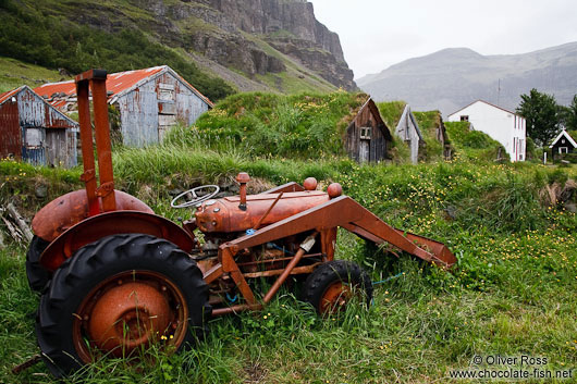 Abandoned tractor at Nupsstadur