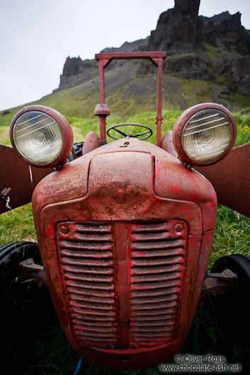 Abandoned tractor at Nupsstadur