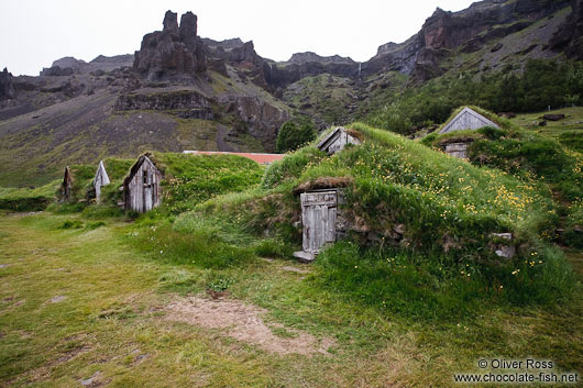 Traditional peat houses at Nupsstadur