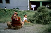 Travel photography:Mother with child in Manali, India