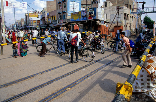 (Closed) railway crossing in Bikaner