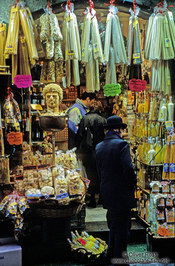 Pasta shop in Naples