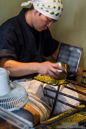 Preparing small biscuits in a street bakery in Kyoto´s Gion district