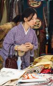 Travel photography:Shopper at Tokyo´s Antiques market, Japan