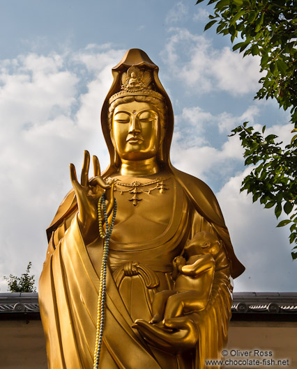 Golden Buddha at Kyoto´s Inari shrine