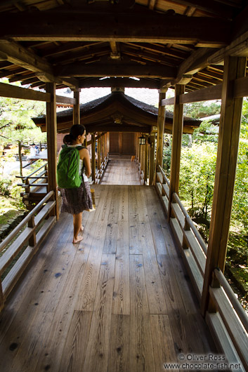 Covered wooden walkway at Kyoto´s Ninnaji temple