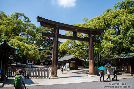 Wooden torii at Tokyo´s Meiji shrine