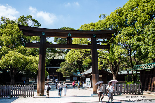 Wooden torii at Tokyo´s Meiji shrine
