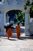 Travel photography:Buddhist monks in Vientiane, Laos