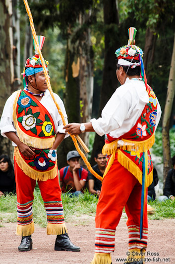 Performers in the Danza de los voladores