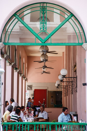 People on a cafe in Veracruz