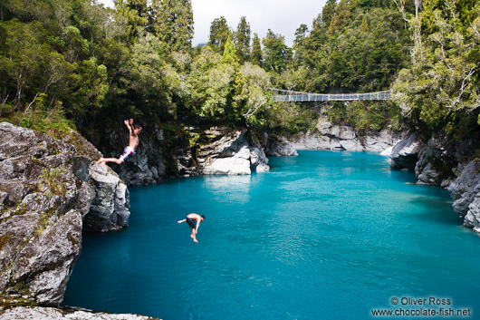 Jumpers at the Hokitika Gorge