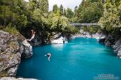 Travel photography:Jumpers at the Hokitika Gorge, New Zealand