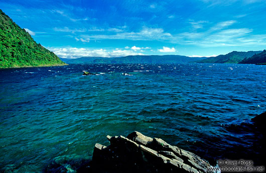 Lake Waikaremoana in Te Urewera Ntl Park